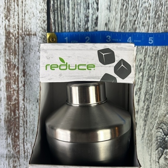 Reduce Stainless Steel Insulated Cocktail Shaker w/Built-In Strainer, 20oz Gray - Picture 3 of 5